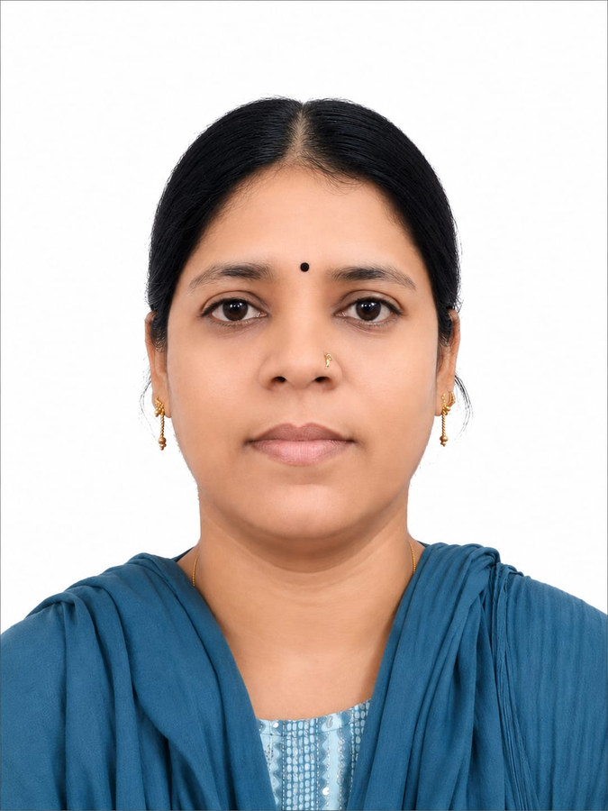 Nadhiya R